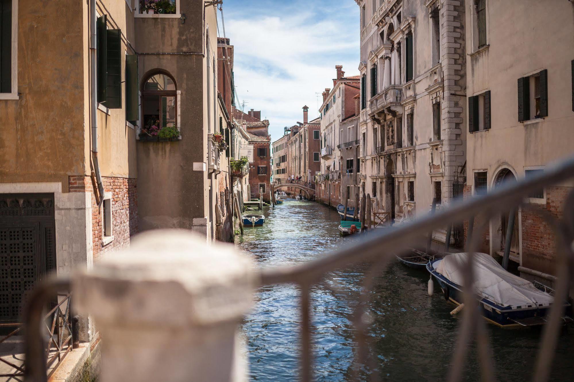 Liassidi Wellness Suites Venedig Exteriör bild