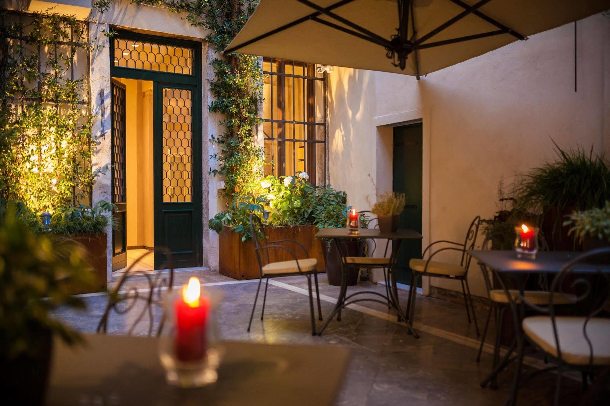 Liassidi Wellness Suites Venedig Exteriör bild