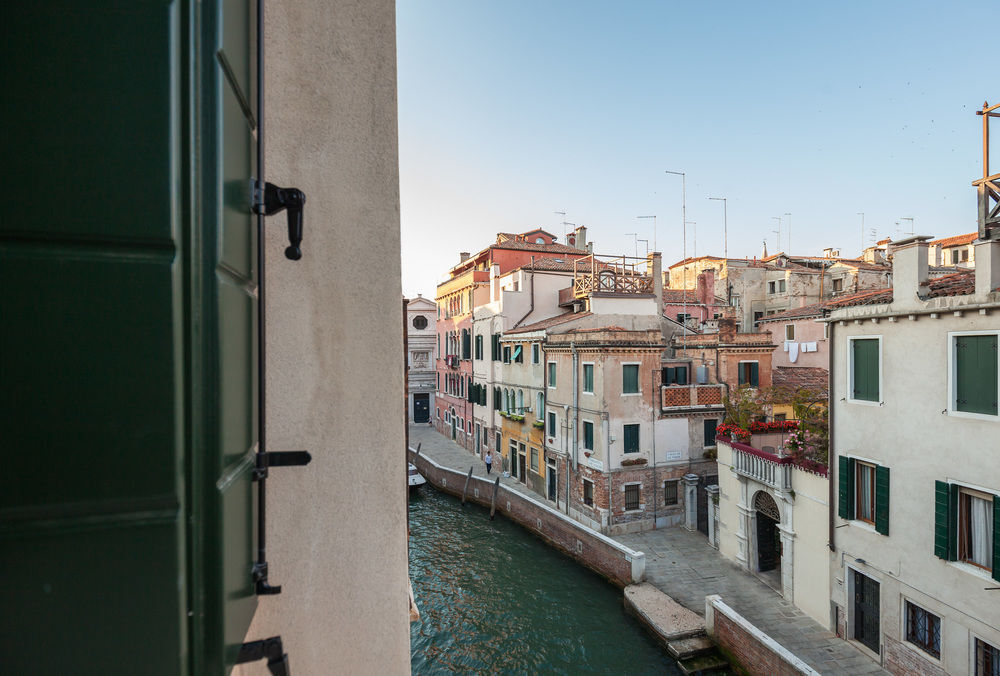 Liassidi Wellness Suites Venedig Exteriör bild